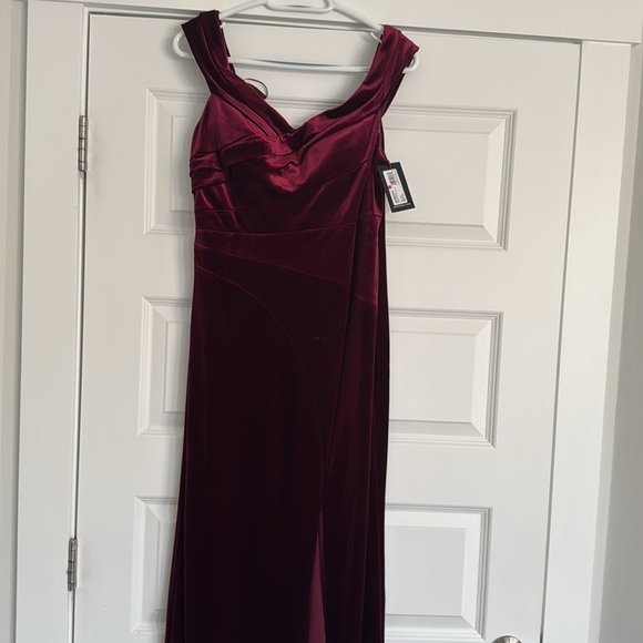 Brand new Johnny Was Burgundy Solid Stretch Velvet Dress - Picture 5 of 6